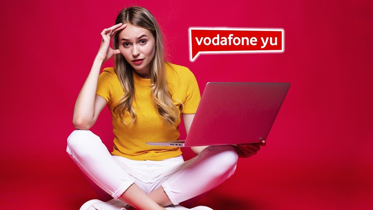 mujer PC con logo Vodafone Yu