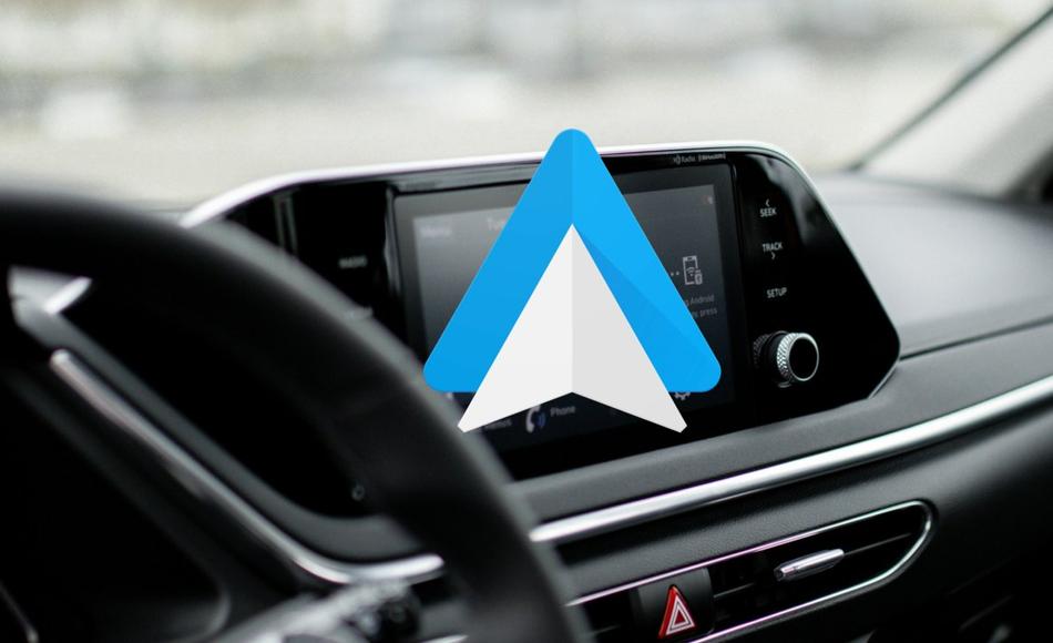 imagen del logo de android auto en un coche