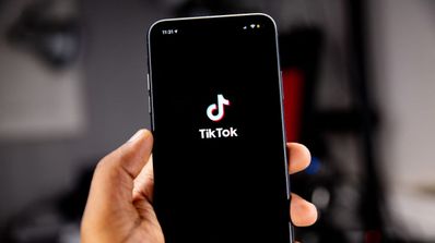 apliación tiktok en la pantalla de un móvil