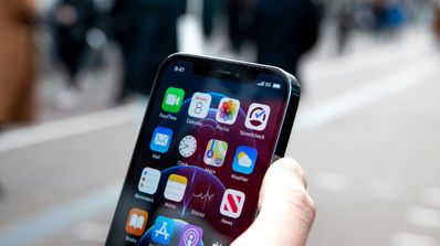 Un iPhone en la calle