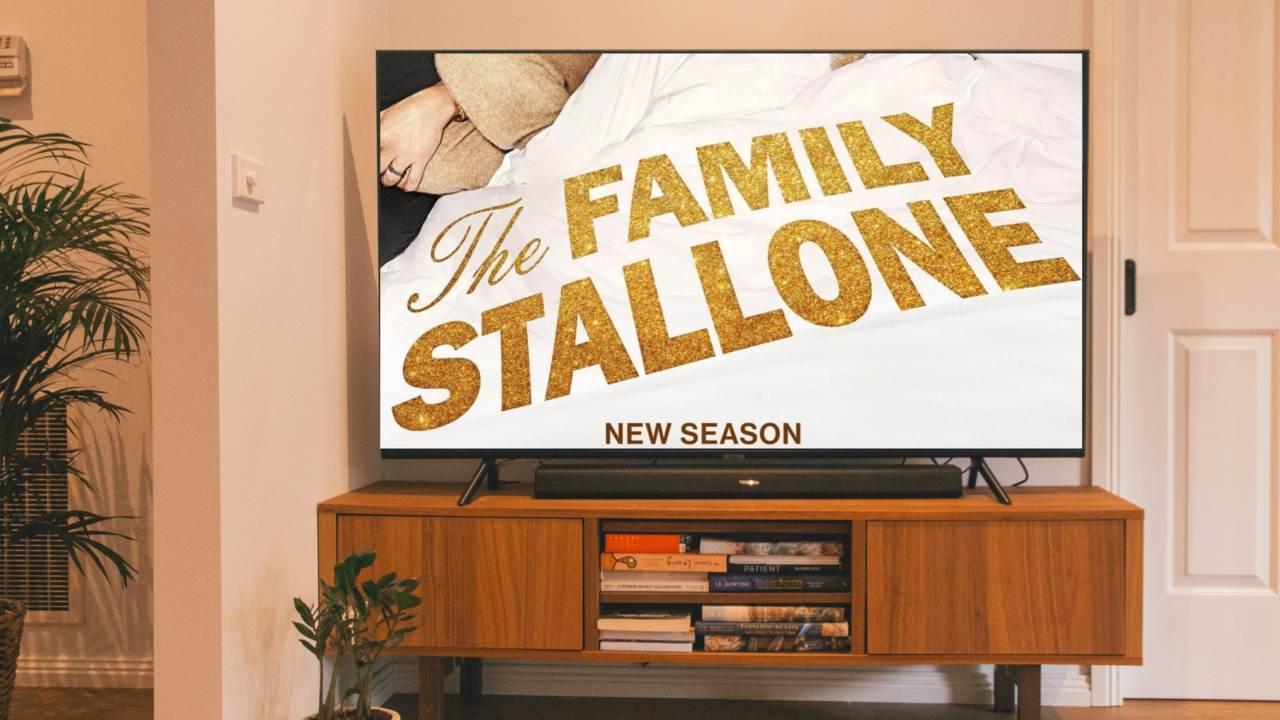 imagen de una smart tv con the family stallone