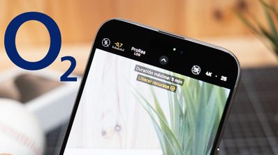 imagen de un movil con el logo de O2
