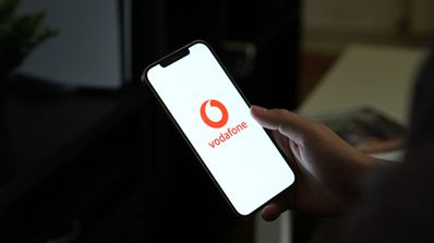 imagen de un movil con la app de vodafone