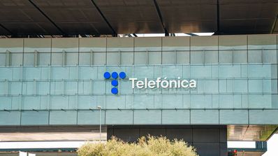imagen de un edificio de telefonica