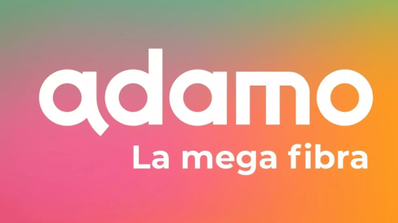 Logotipo corporativo de Adamo sobre fondo naranja, ilustrando el artículo sobre su fibra en zona Smart y su comparativa con Digi y Lowi