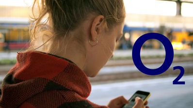 imagen de una persona con movil
