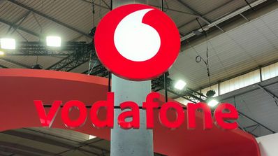 Logo de Vodafone en un evento profesional
