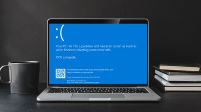 Un ordenador portátil con Windows con el pantallazo azul