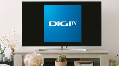 Una televisión Smart con el logo de Digi TV en el centro