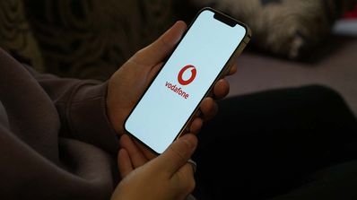 Vodafone logo en un móvil