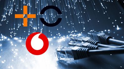 Los logos de MasOrange y Vodafone combinados con cables de fibra