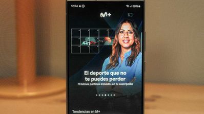 imagen de un movil con movistar plus+