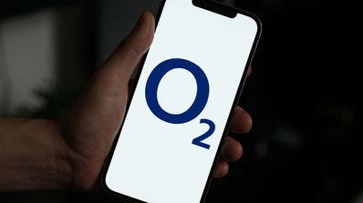 logo O2 en móvil