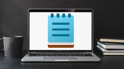 Un ordenador portátil con el icono del Bloc de notas