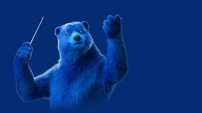 El oso de O2 haciendo de director de orquesta