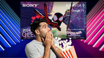 Un chico emocionado con su nueva televisión Sony Bravia 9