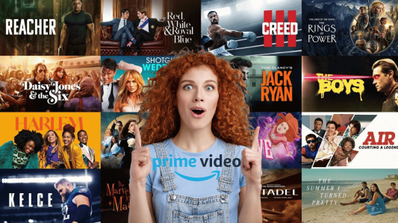 Chica se sorprende apuntando al catálogo de Prime Video