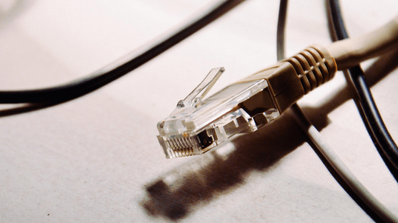 Cable conexión Ethernet utilizado para conexiones de banda ancha