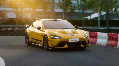 El coche Xiaomi SU7 Ultra en Gran Turismo 7
