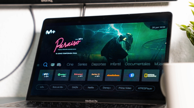 Interfaz de la lista de canales de la app de Movistar Plus+ en un ordenador portátil