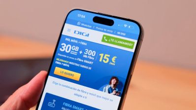 Captura de pantalla de la aplicación móvil de Digi mostrando las diferentes tarifas de fibra óptica, desde 300 Mbps hasta la tarifa PRO de 10 Gbps.