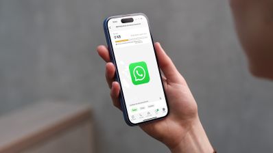 Interfaz de la nueva función para programar llamadas en WhatsApp, mostrando campos para el tema, fecha y hora en un smartphone