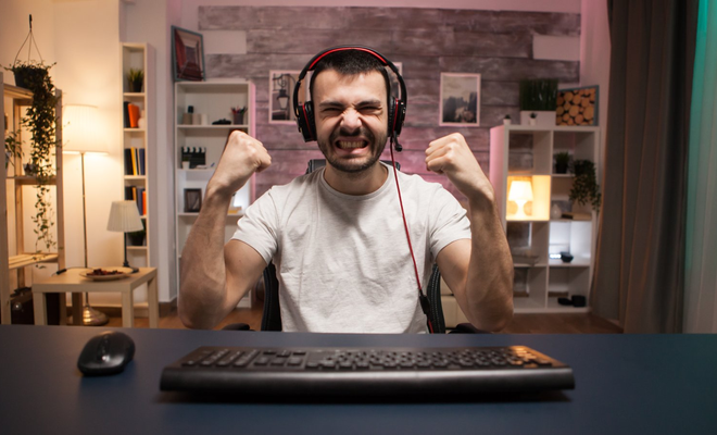Un gamer disfrutando de la oferta de BioShock 2 Remastered de Steam