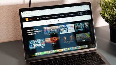 Un portátil con la página de Orange TV y los partidos que se emiten en DAZN