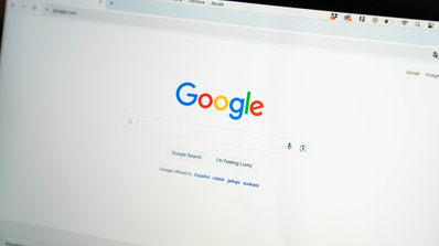 Imagen del buscador de Google usando la IA para consultar números de atención al cliente