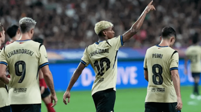 Lamine Yamal saltando al campo en el partido contra el Mallorca en una foto publicada por Marca