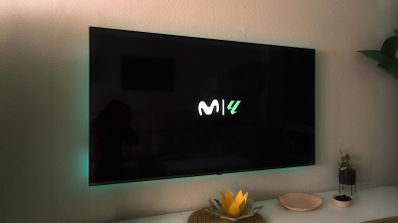 Nueva interfaz de los canales de LaLiga en Movistar Plus+ mostrada en un televisor, con el logotipo actualizado sin la palabra TV