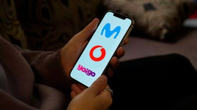 Logotipos de los operadores Movistar, Vodafone y Yoigo, que ofrecen una velocidad de datos reducida superior a la de sus competidores.