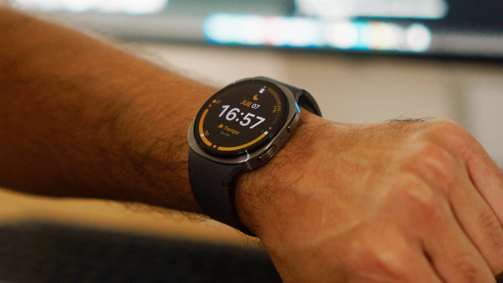 modelo Samsung Galaxy Watch 8