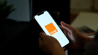 móvil con el logo de Orange
