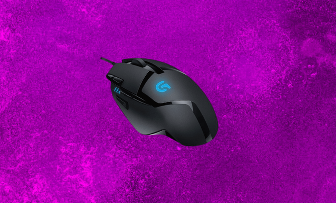 Un vistazo al ratón Ratón G402 Hyperion Fury sobre un fondo morado