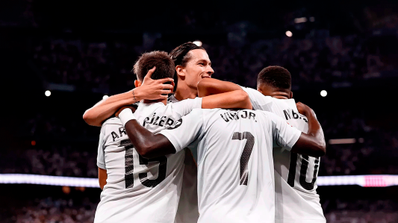 jugadores del Real Madrid celebrando un gol