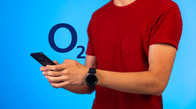 Pantalla de un smartphone mostrando un mensaje de error en la aplicación Mi O2
