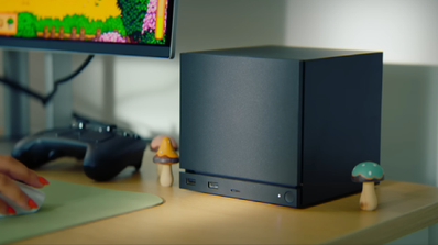 La nueva consola de sobremesa Steam Machine de Valve, con su diseño compacto en color negro