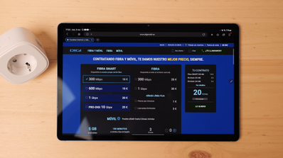 Un tablet con información de tarifas de Digi