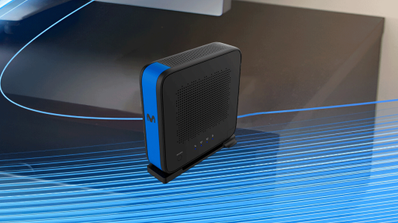 Router Smart WiFi 7 de Movistar modelo RTF8316VW en color blanco, mostrando su diseño vertical y puertos de conexión traseros