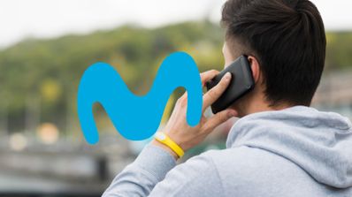 Un cliente de Movistar intentando hacer una llamada