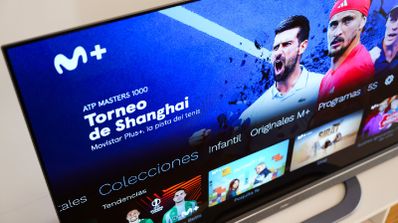 Imagen de un televisor emitiendo deporte en Movistar Plus+