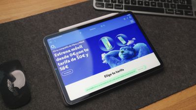 Imagen de una tablet con al web de O2