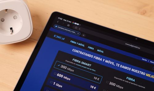 Imagen de una tablet con la web de Digi