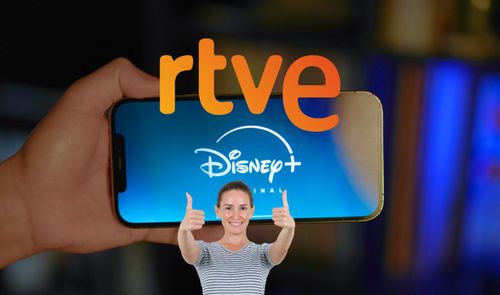 Imagen de un smartphone con Disney+