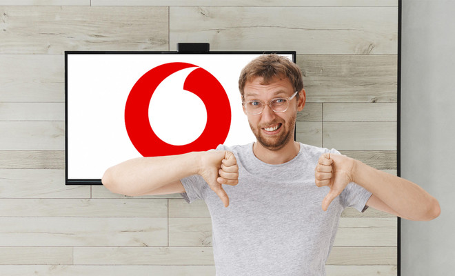 persona pulgares hacia abajo vodafone en TV