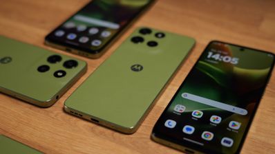 Primer plano de un smartphone Motorola G15