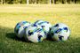 Varios balones de fútbol