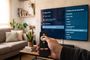 Usuario configurando su televisor