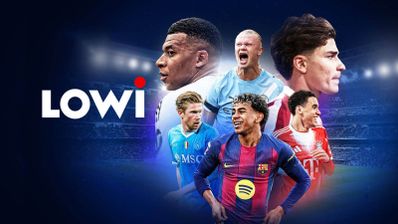 Logotipo de Lowi junto a jugadores de fútbol europeos sobre fondo de estadio.